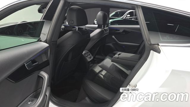 Audi A5 2019 — photo 17
