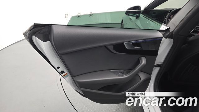 Audi A5 2019 — photo 15