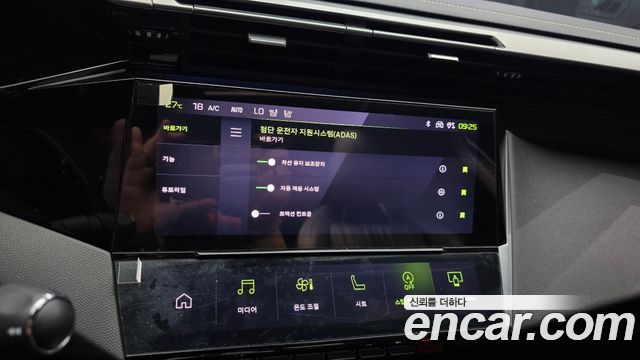 Peugeot 408 2023 — photo 17