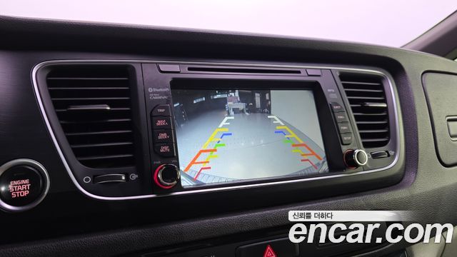 Kia Canival 2015 — photo 15
