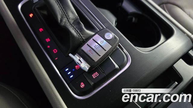 Kia Canival 2015 — photo 19