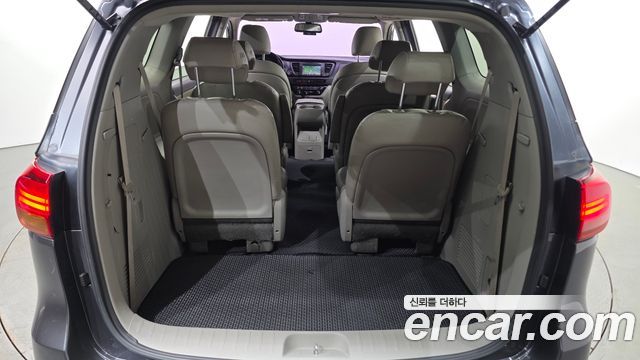 Kia Canival 2015 — photo 20