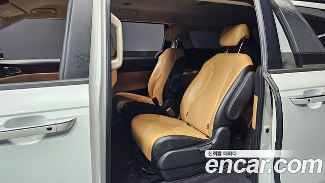 Kia Canival 2023 — photo 18