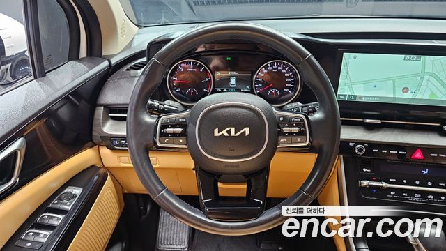 Kia Canival 2023 — photo 19