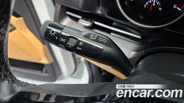 Kia Canival 2023 — photo 24