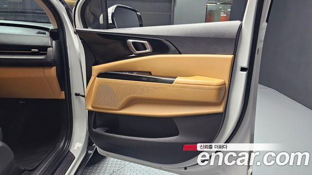 Kia Canival 2023 — photo 15