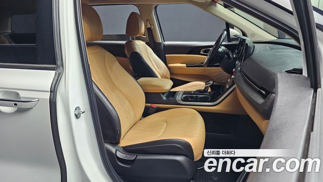 Kia Canival 2023 — photo 16