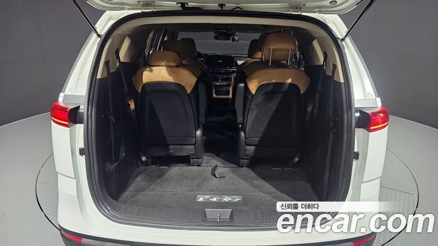 Kia Canival 2023 — photo 30