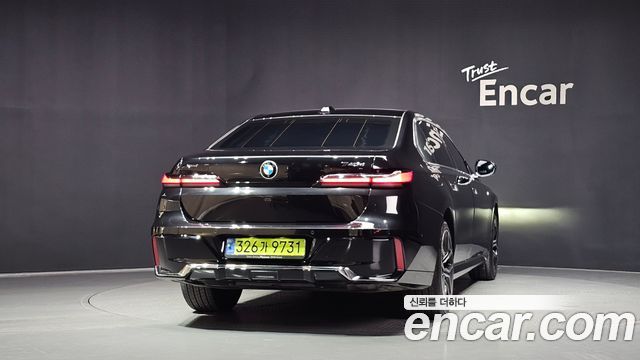 BMW 7-Series 2024 — photo 4