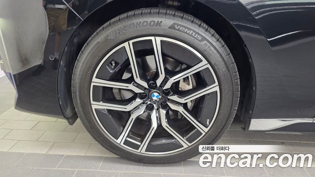 BMW 7-Series 2024 — photo 5