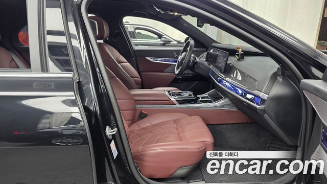 BMW 7-Series 2024 — photo 11