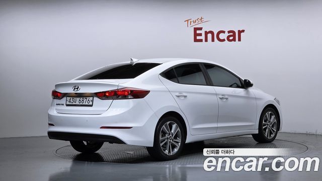 Hyundai AVANTE 2018 — photo 2
