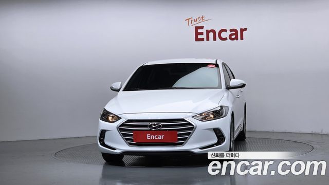 Hyundai AVANTE 2018 — photo 3