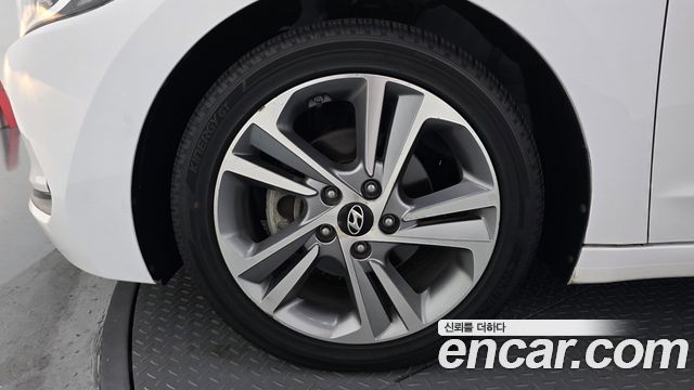 Hyundai AVANTE 2018 — photo 5