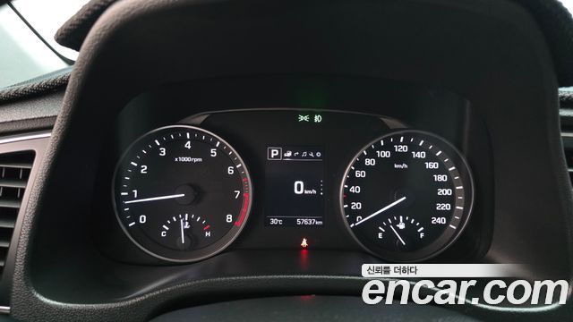 Hyundai AVANTE 2018 — photo 8