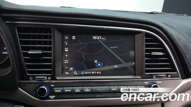 Hyundai AVANTE 2018 — photo 14