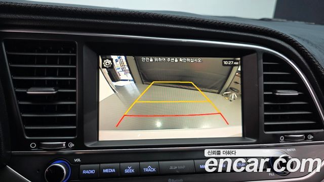 Hyundai AVANTE 2018 — photo 15
