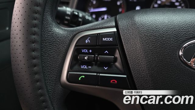 Hyundai AVANTE 2018 — photo 17