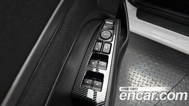 Hyundai AVANTE 2018 — photo 18