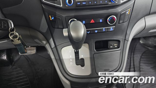 Hyundai Starex 2018 — photo 12
