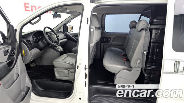 Hyundai Starex 2018 — photo 13