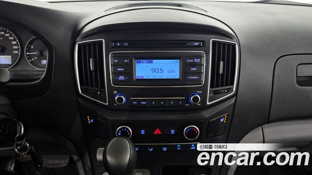 Hyundai Starex 2018 — photo 22