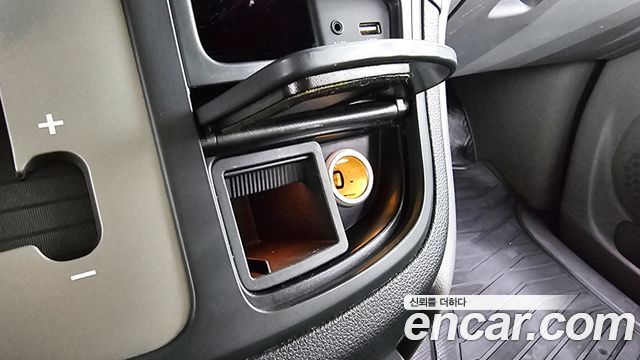 Hyundai Starex 2018 — photo 28