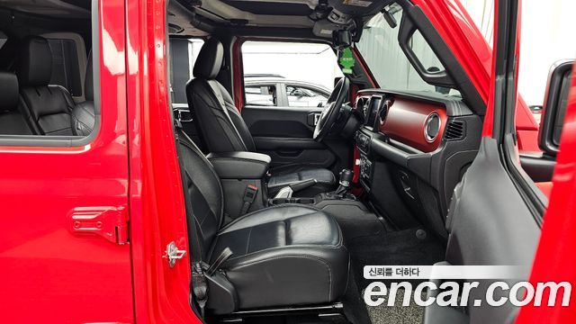 Jeep Wrangler 2018 — photo 17