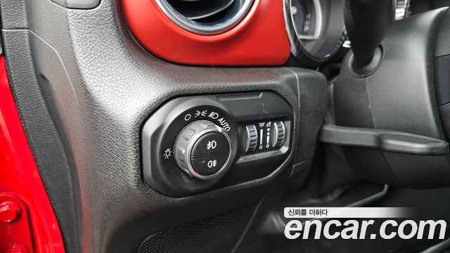 Jeep Wrangler 2018 — photo 23