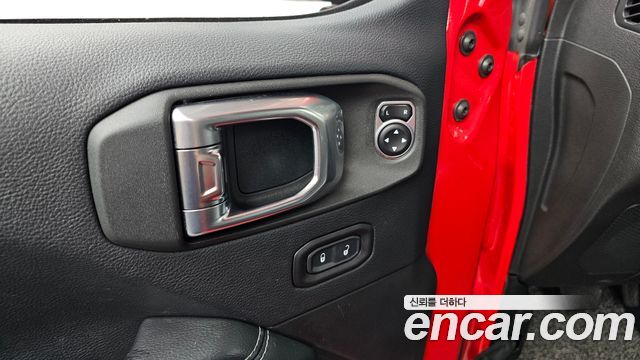 Jeep Wrangler 2018 — photo 28