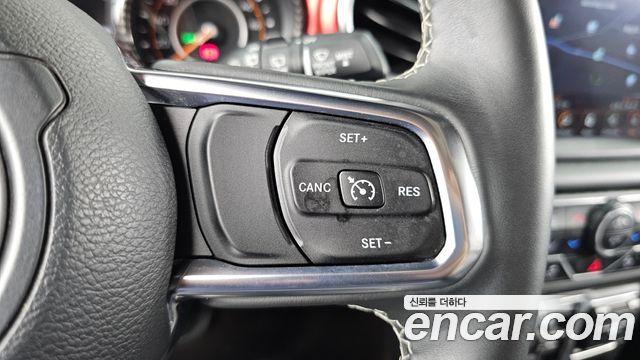 Jeep Wrangler 2018 — photo 31