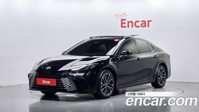 Toyota Camry 2025 — photo 1