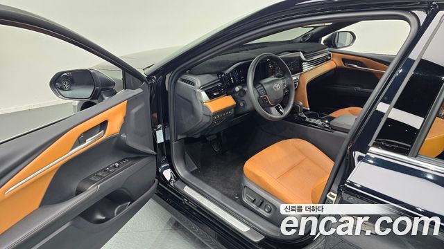 Toyota Camry 2025 — photo 17