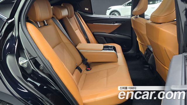 Toyota Camry 2025 — photo 16