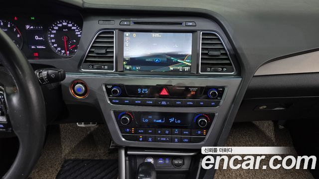 Hyundai Sonata 2017 — photo 13
