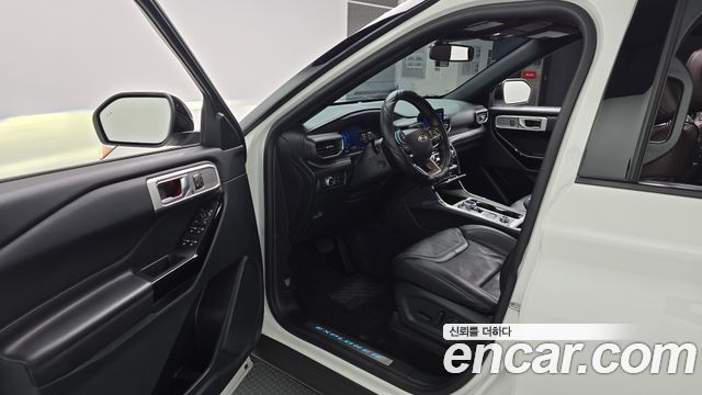 Ford Explorer 2022 — photo 13