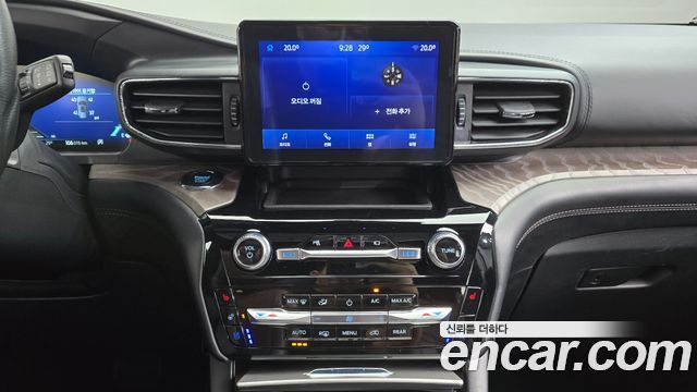 Ford Explorer 2022 — photo 18