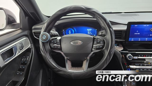Ford Explorer 2022 — photo 19