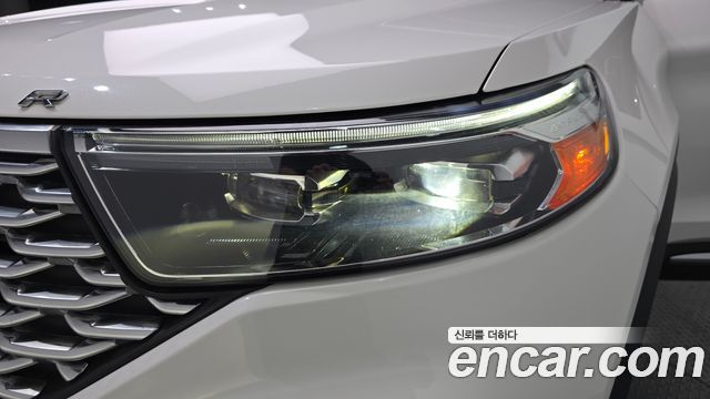 Ford Explorer 2022 — photo 8