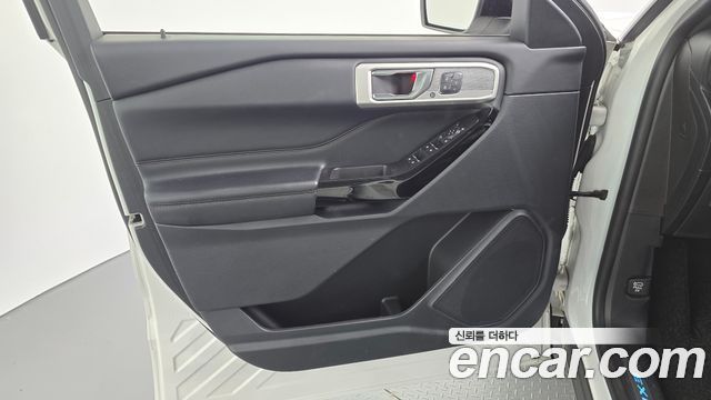 Ford Explorer 2022 — photo 14