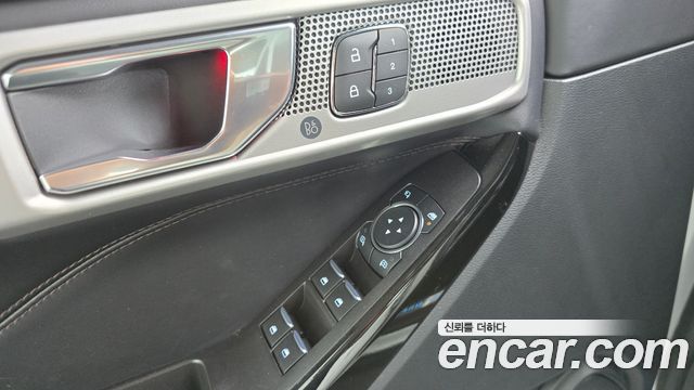 Ford Explorer 2022 — photo 29