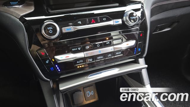 Ford Explorer 2022 — photo 31