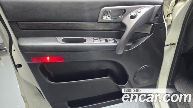 KG Mobility KORANDO 2017 — photo 14
