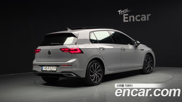 Volkswagen Golf 2024 — photo 2