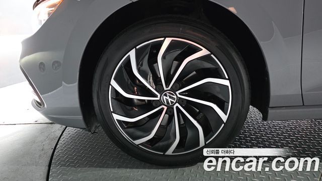 Volkswagen Golf 2024 — photo 5