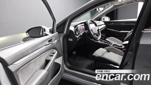 Volkswagen Golf 2024 — photo 13