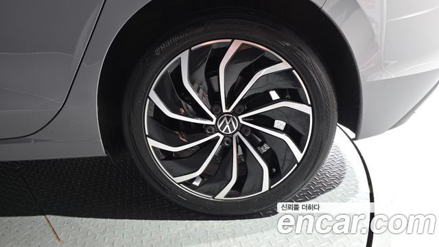 Volkswagen Golf 2024 — photo 7