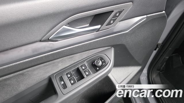 Volkswagen Golf 2024 — photo 36