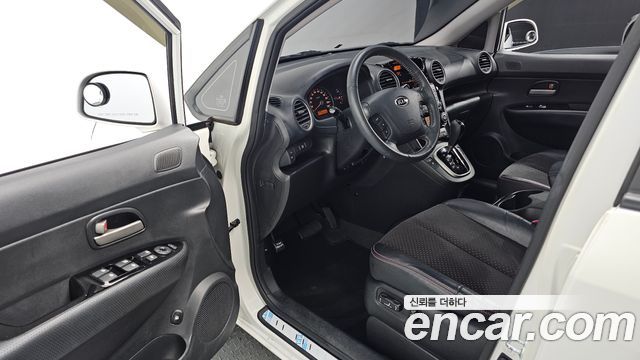 Kia Carens 2009 — photo 11