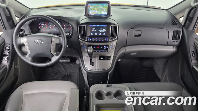 Hyundai Starex 2021 — photo 10